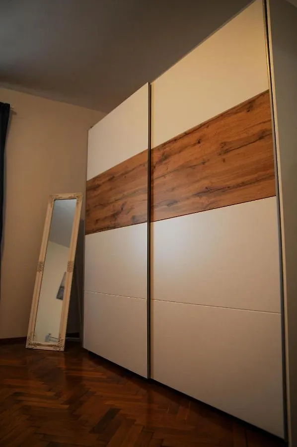 Apartman Gulliver In The Center, 10 Meters From The Sea With Private Parking In Natural Shade ラバック 0*,  クロアチア