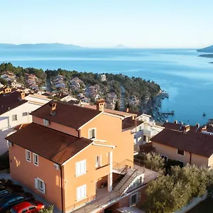  Apartment Oriana