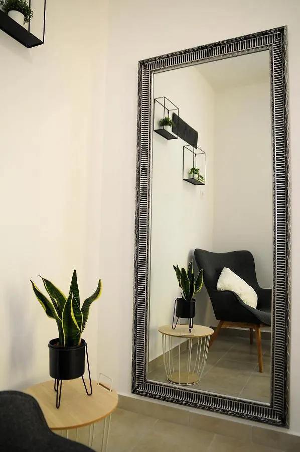 Apartman Gulliver In The Center, 10 Meters From The Sea With Private Parking In Natural Shade Rabac
