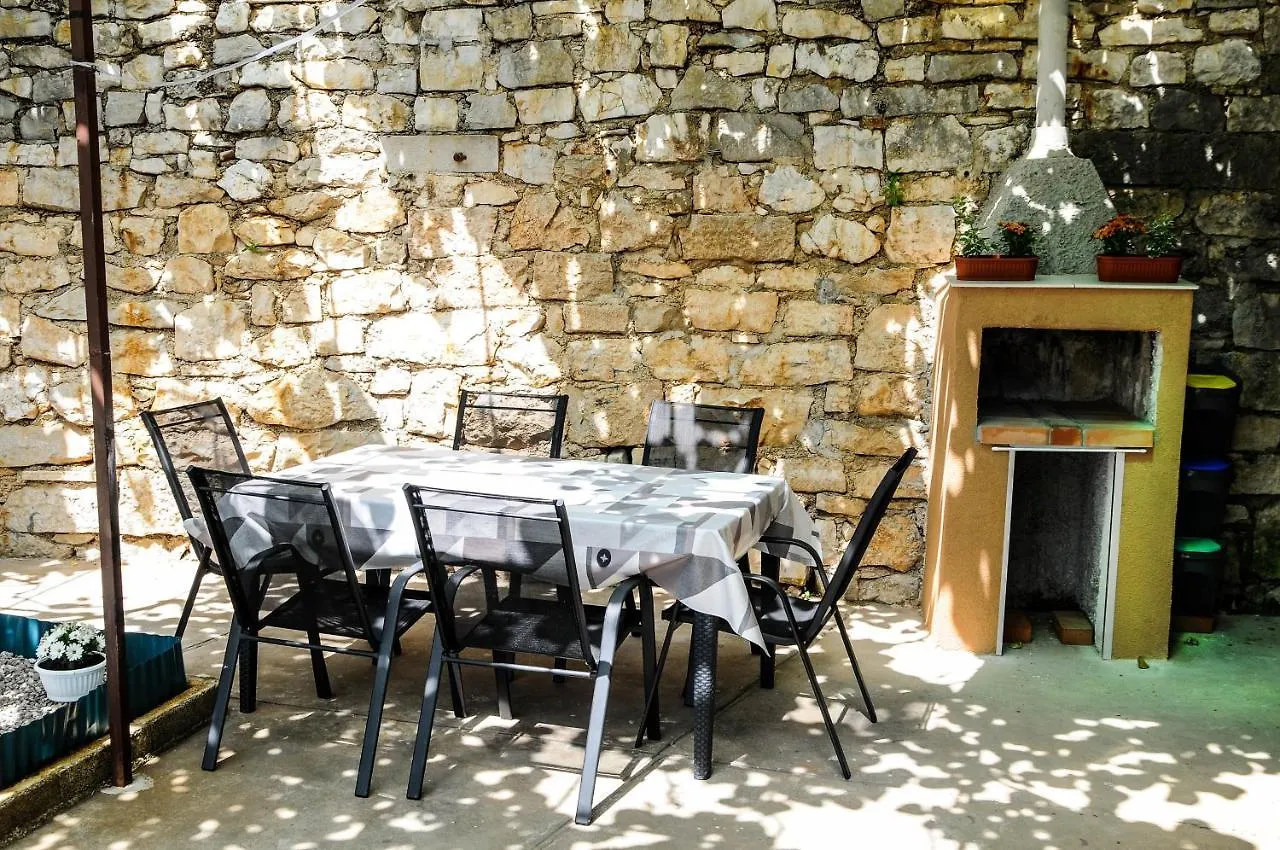 Apartman Gulliver In The Center, 10 Meters From The Sea With Private Parking In Natural Shade Rabac Croatia