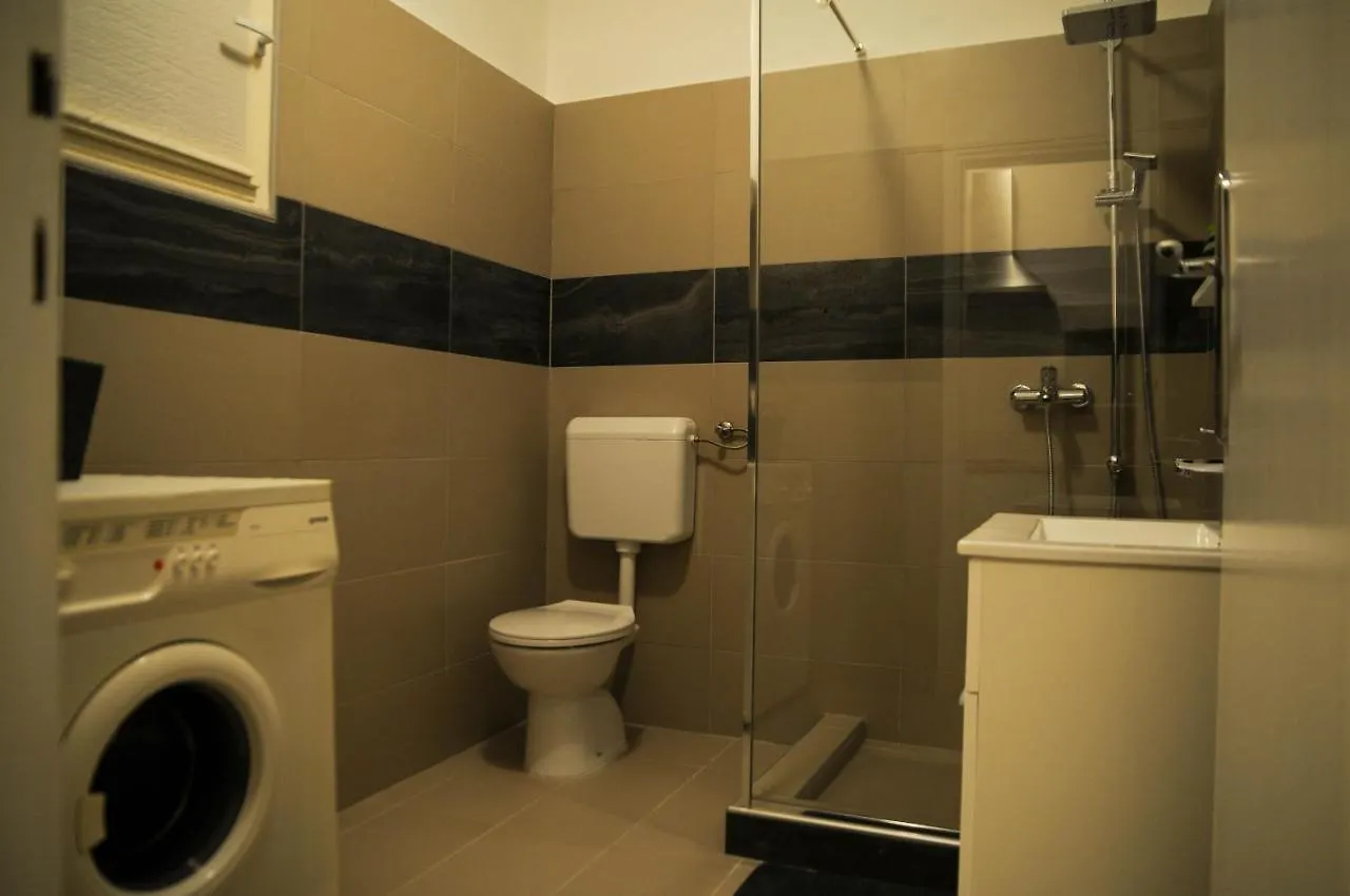 Apartman Gulliver In The Center, 10 Meters From The Sea With Private Parking In Natural Shade Rabac